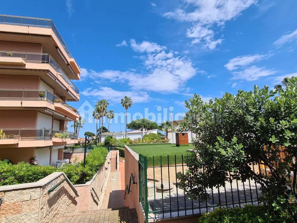 Appartamento In Baiasole Sanremo